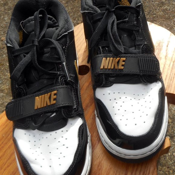 Unisex NIKE AIR JORDAN Black & White w/Strap & Lace ups! US Women 8, Men 7 - Picture 5 of 6